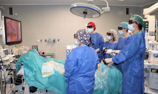 El Juan Ramón extirpa un tumor de vejiga con cirugía laparoscópica 3D