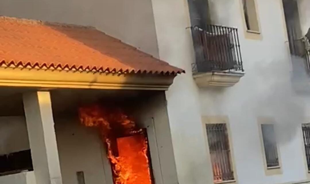 La Guardia Civil busca al presunto autor del incendio de dos viviendas en Almonte