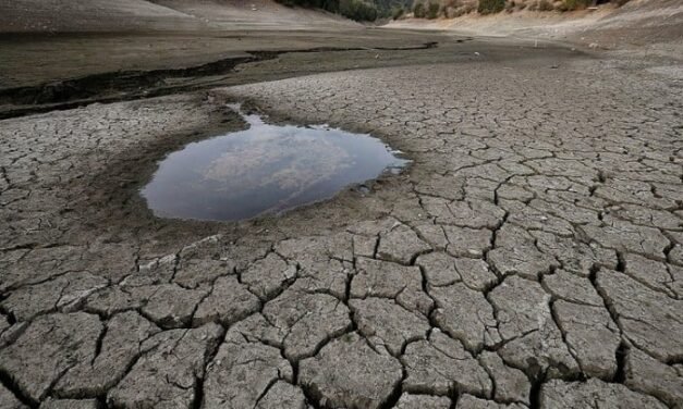 Programan cortes de agua nocturnos en Santa Olalla por la sequía en la Sierra