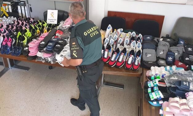La Guardia Civil interviene 346 prendas falsificadas en el mercadillo de Huelva