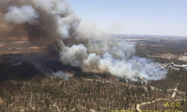 El Consorcio de Bomberos se incorpora al incendio de Villarrasa desde la planta de reciclaje