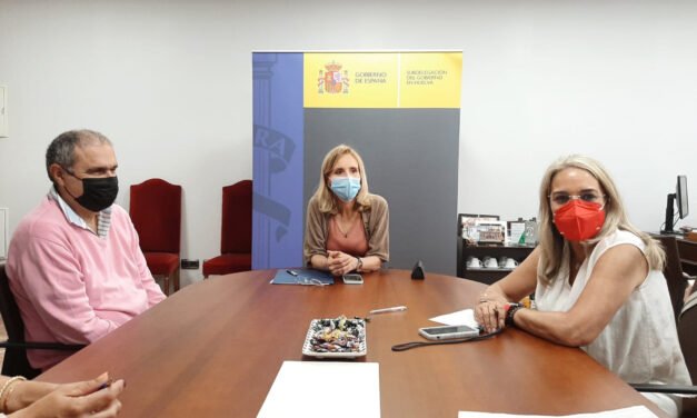 Cartaya aborda con el Gobierno las actuaciones de Costas en la Ría del Piedras