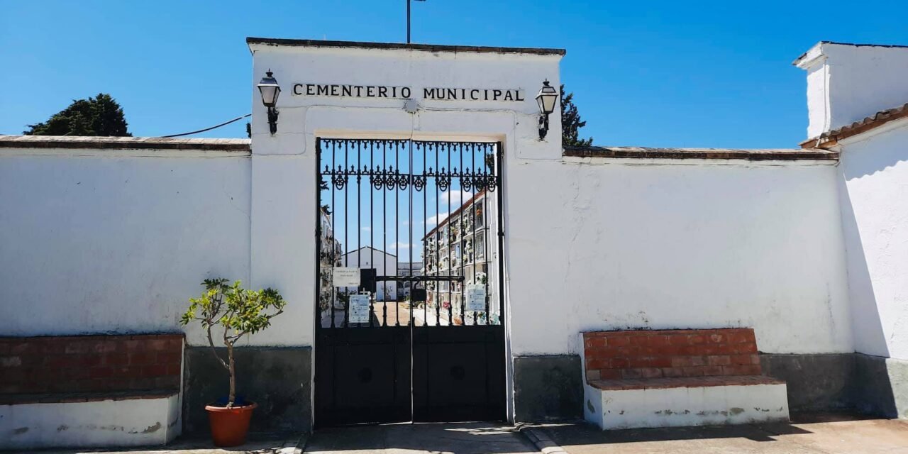 Denuncian actos vandálicos y robos en el cementerio de El Campillo