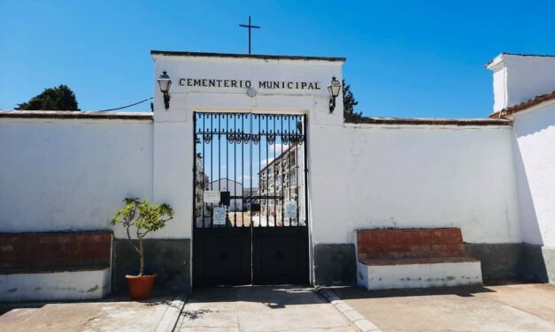 Denuncian actos vandálicos y robos en el cementerio de El Campillo