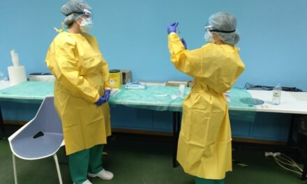 El SAS organiza jornadas de vacunación sin cita contra el covid en zonas turísticas