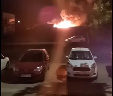 Arden al menos seis chabolas en un incendio en Lepe
