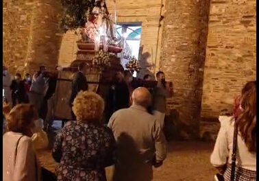 La Divina Pastora procesiona por Zalamea