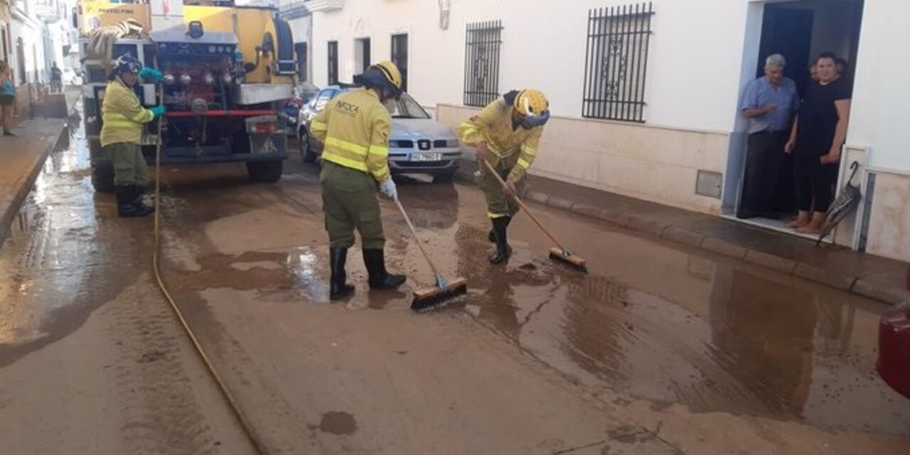 La presidenta de la Diputación visita Lepe y alienta a recuperar pronto la normalidad