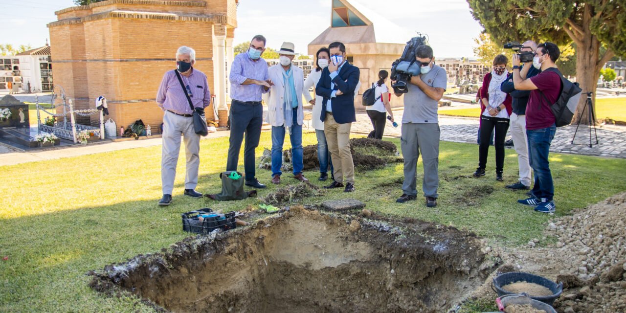 Comienzan las catas previas a la exhumación de las fosas comunes de ‘La Soledad’