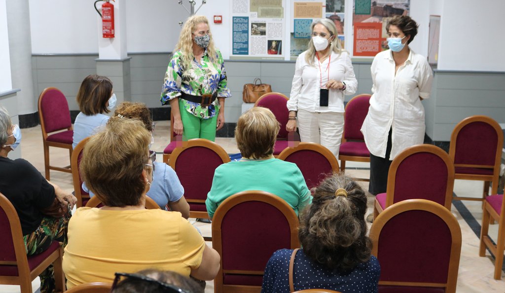 Cartaya apuesta por las mujeres con un proyecto basado en el croché y la sororidad