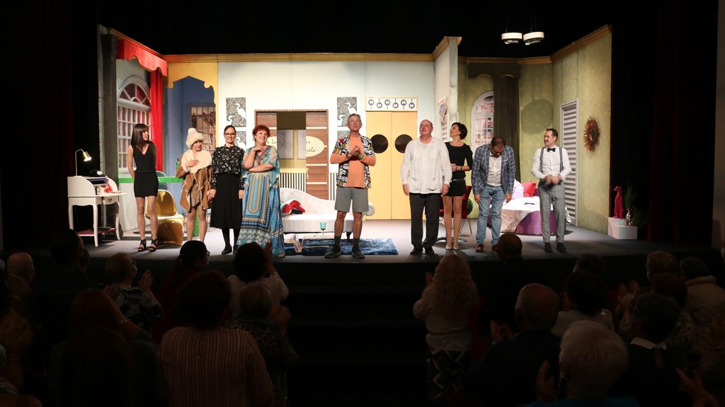Lleno absoluto en la obra de Josema Yuste y Teté Delgado en el XVI Ciclo de Teatro de otoño de Cartaya