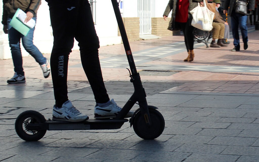 Cartaya intensifica los controles de patinetes eléctricos