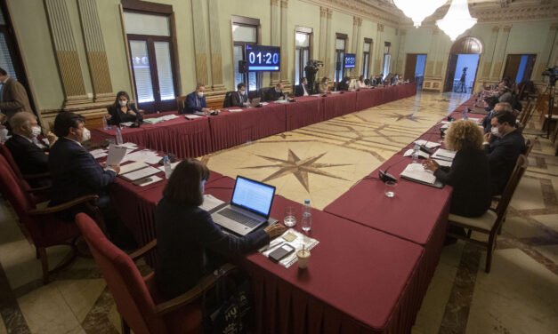 El Pleno aprueba el nuevo contrato de la Zona ORA