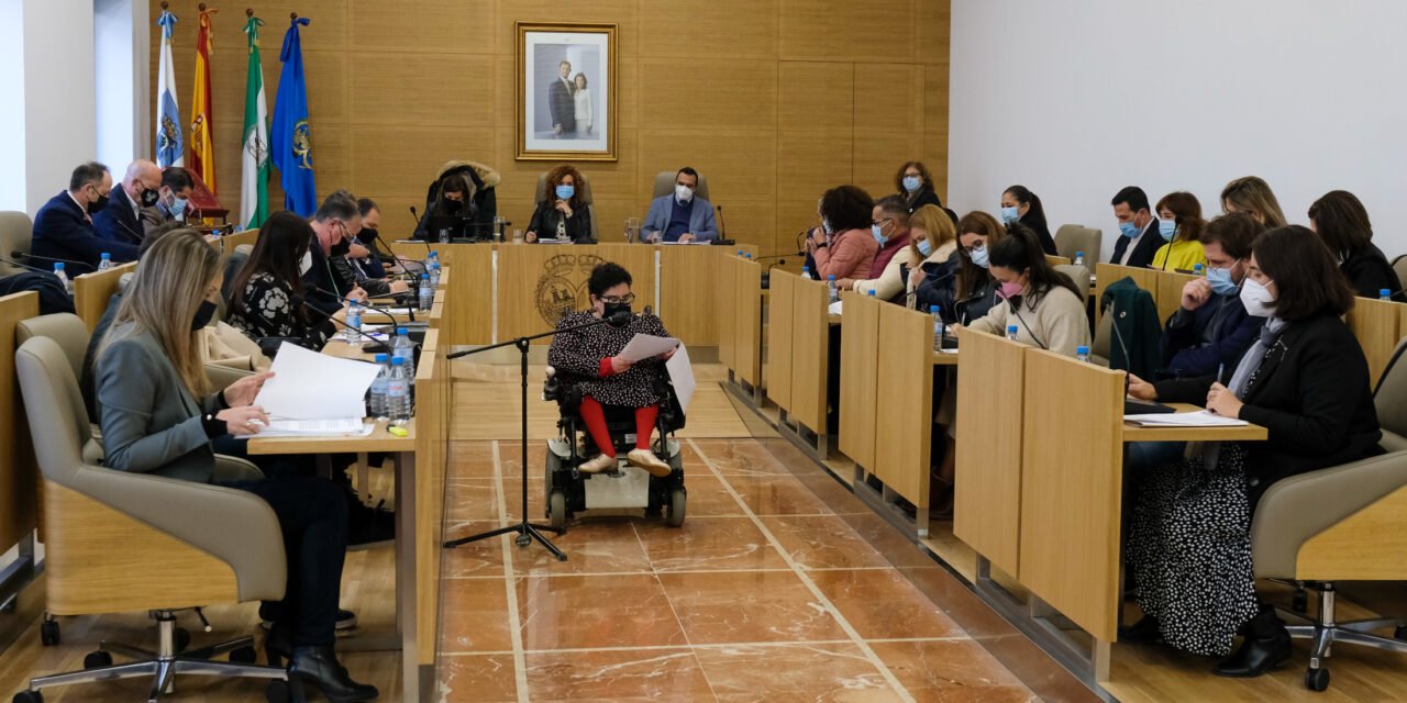 La Diputación da su respaldo unánime a la primera reforma social de la Constitución Española