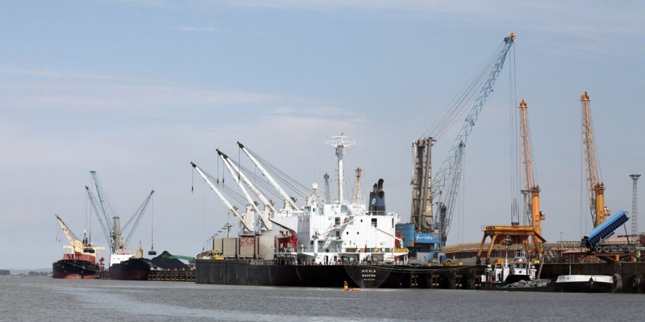 El Puerto de Huelva mueve 2,9 millones de toneladas de tráfico portuario en noviembre