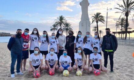 El Recre femenino de Fútbol Playa cuenta con el apoyo del Puerto y el IAM