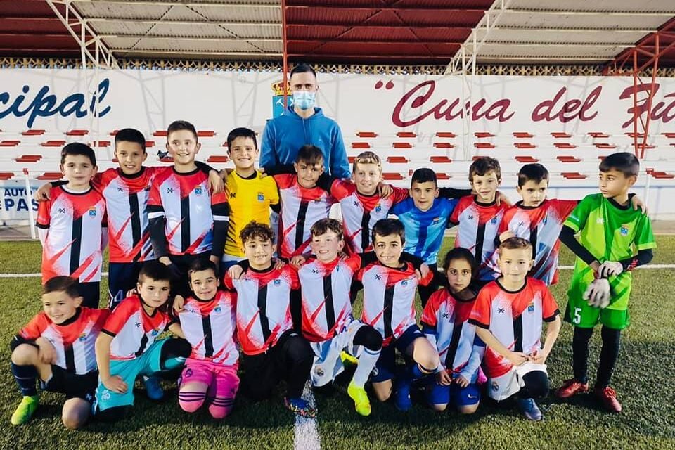 Los benjamines del Riotinto ya cuentan con nuevas equipaciones