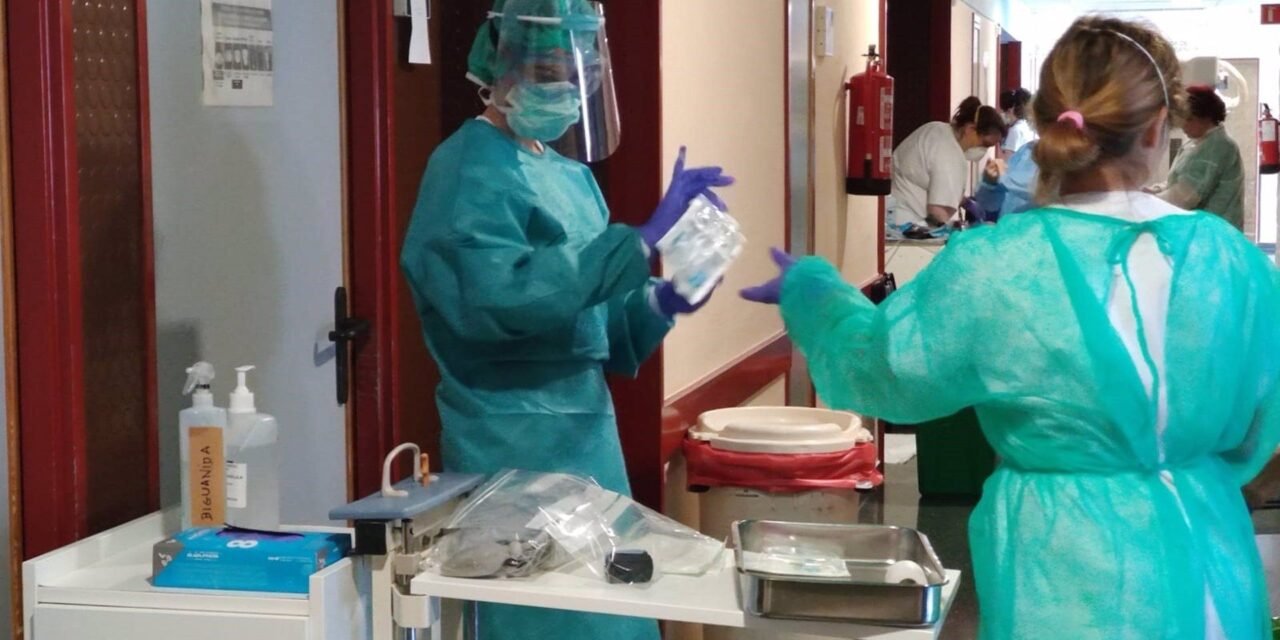 La tasa covid baja del umbral de 500 en Huelva