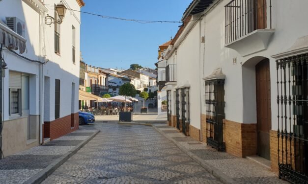 El comercio de Zalamea se somete a una encuesta para mejorar el servicio a los vecinos