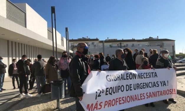 Vecinos de Gibraleón mantienen las protestas por un segundo equipo de urgencias en el municipio