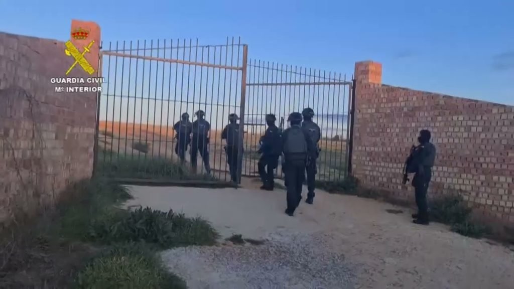 Detienen a ocho personas por introducir hachís en la Costa de Huelva