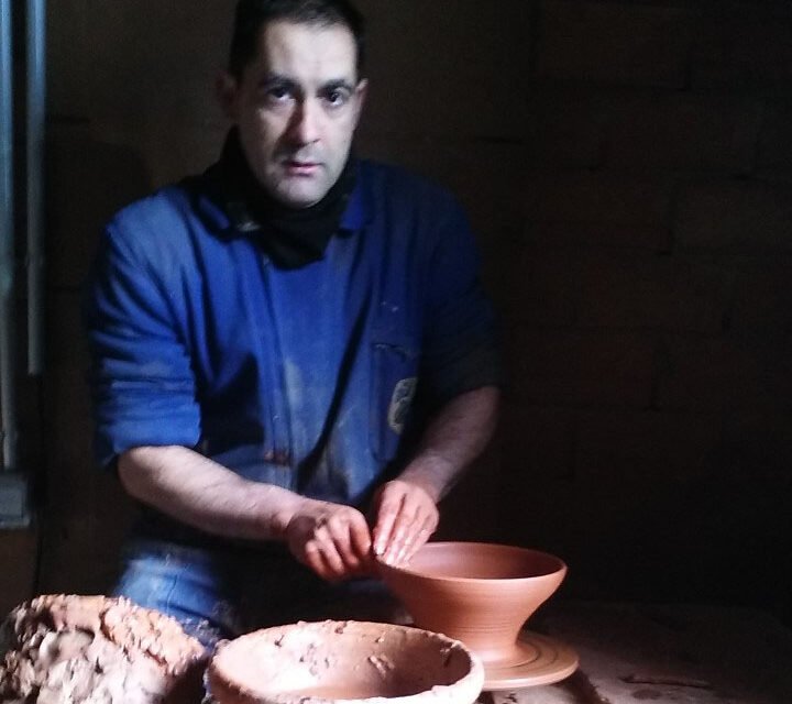 Campofrío celebra el Día Europeo de la Artesanía con una jornada sobre amasado de arcilla