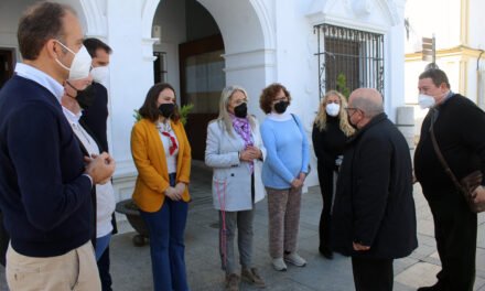 La alcaldesa de Cartaya recibe al Obispo de Huelva