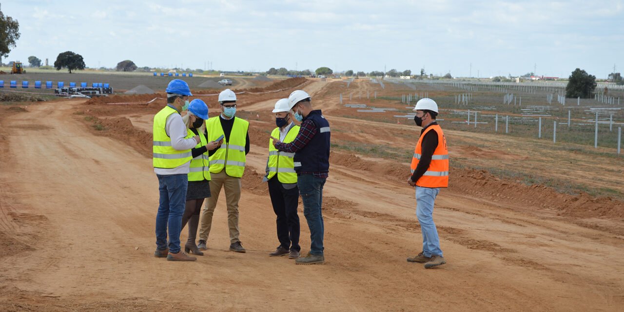 Comienza la construcción de la primera planta solar fotovoltaica de San Juan del Puerto