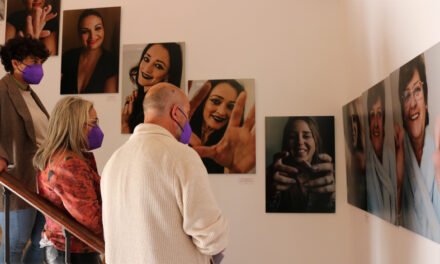 Más de 30 retratos reflejan en Cartaya la importancia de las mujeres