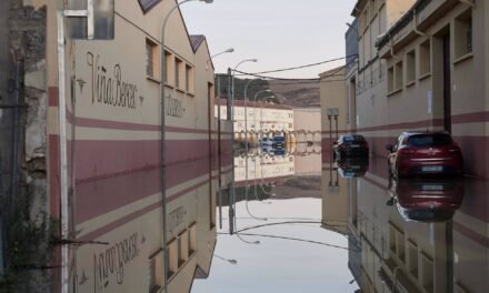 La lluvia provoca inundaciones en varias calles de Isla Cristina