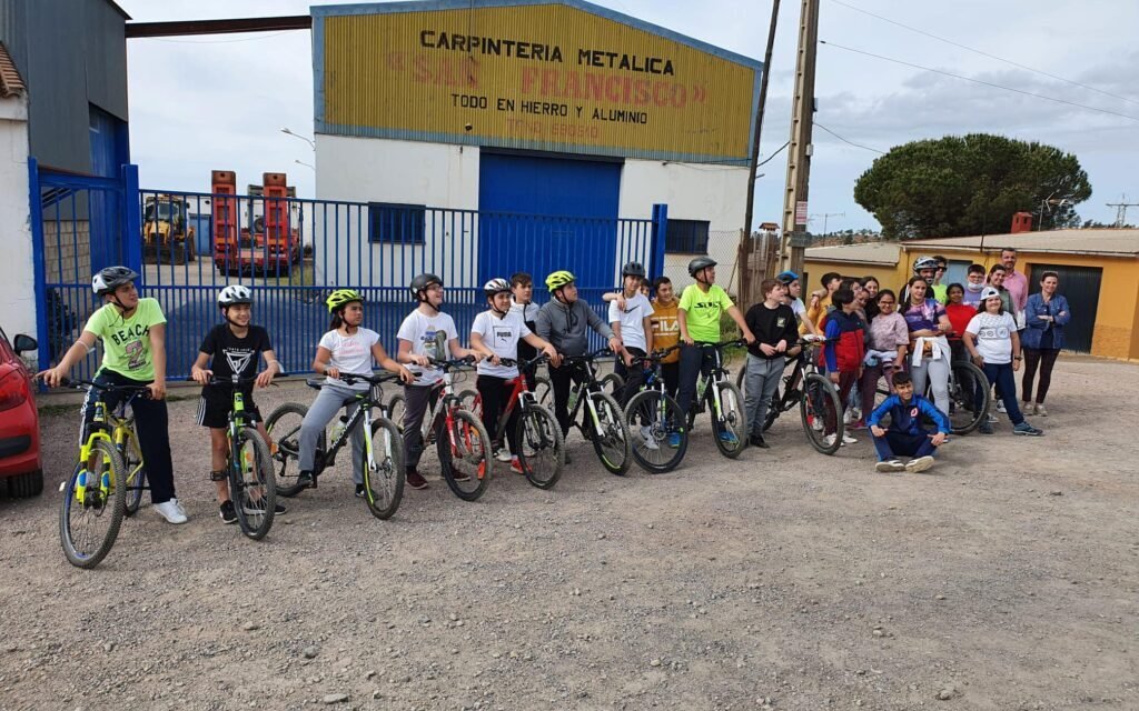 Riotinto, El Campillo y Zalamea reciben a 20 escolares que hacen una ruta solidaria en bicicleta