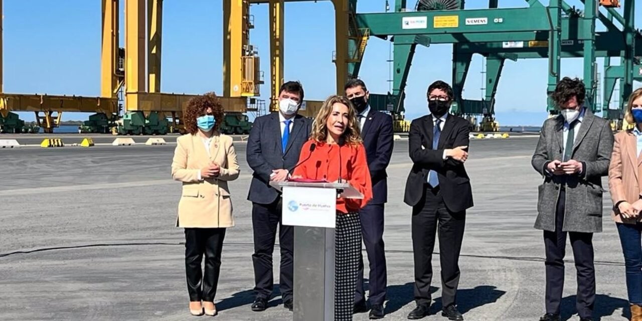 La ministra de Transportes asegura una inversión de 220 millones en el Puerto en cuatro años