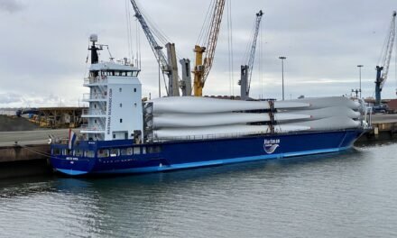 El Puerto muestra su capacidad para mover piezas de gran volumen en un evento en Rotterdam