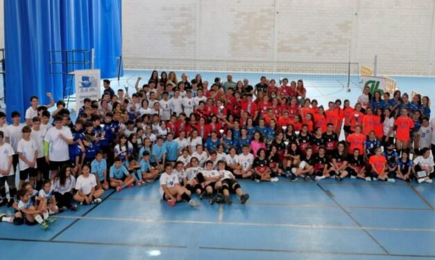 Clausurada la temporada de voleibol en Huelva con la entrega de trofeos a 10 clubes