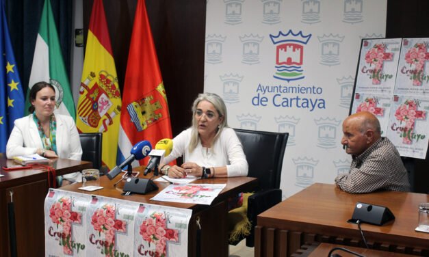 Fuente del Duque celebra el XX Aniversario de su Cruz de Mayo, tras dos años de pandemia
