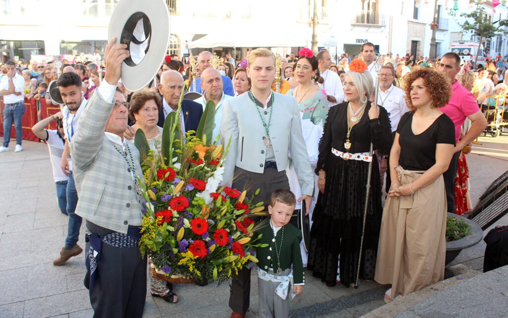 Una multitudinaria ofrenda abre la Romería de San Isidro de Cartaya