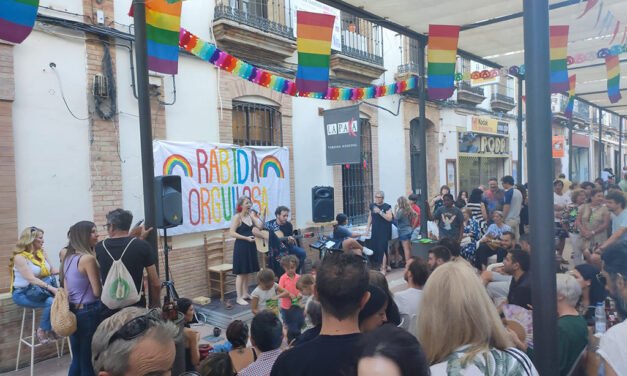 La calle Rábida se convierte en el emblema del Orgullo en Huelva