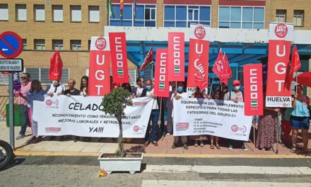 Trabajadores del Hospital de Riotinto exigen mejoras salariales para los celadores y técnicos especialistas