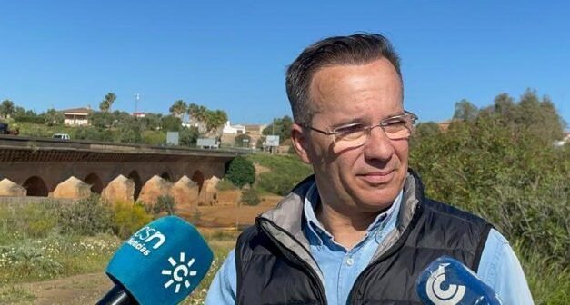 Acusan a Moreno Bonilla de poner “en jaque” las infraestructuras del agua en Huelva