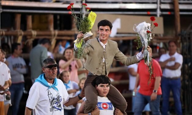 El novillero Enrique Toro muestra su buen hacer en las fiestas de San Juan