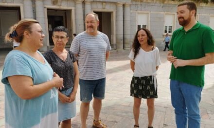 Por Andalucía se compromete con las trabajadoras de ayuda a domicilio a “recuperar la gestión pública”