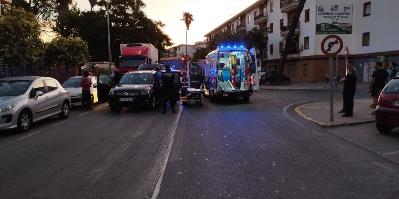 Un accidente múltiple se salda con una persona hospitalizada en Ayamonte