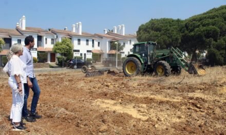 El Ayuntamiento de Cartaya realiza cortafuegos próximos a las urbanizaciones de los núcleos costeros