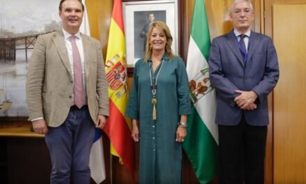 El Puerto de Huelva recibe la visita del cónsul de Francia en Sevilla