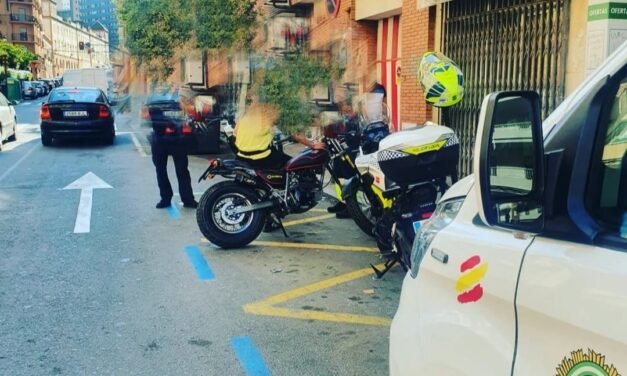 Imputan a los padres de un menor que conducía un ciclomotor por las calles de Huelva