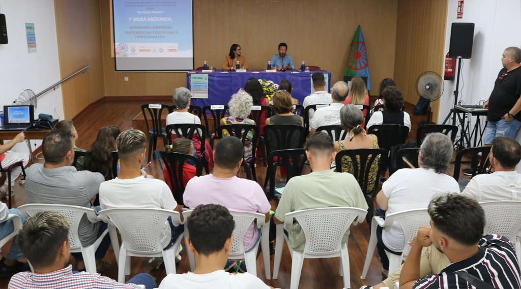 Cartaya celebra la I Mesa Redonda dedicada al pueblo gitano