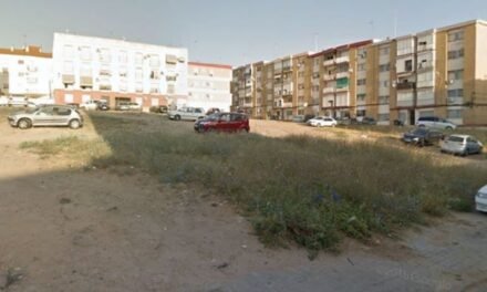 Desalojan dos bloques de viviendas en la barriada de El Higueral