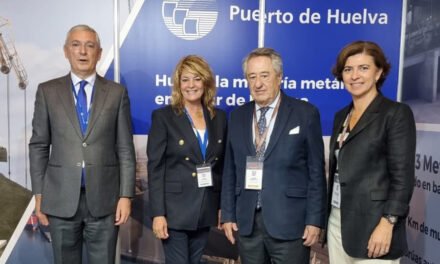El Puerto se promociona como referente en graneles sólidos en el Salón Internacional de la Minería