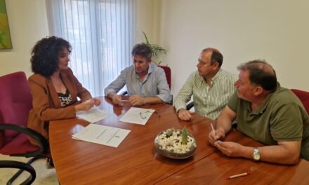 Gibraleón firma un acuerdo para reducir el precio de las atracciones en la Feria