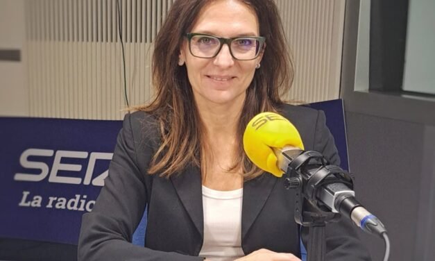 La Asociación de la Prensa de Huelva otorga a la periodista Esther Bazán el premio Ángel Serradilla